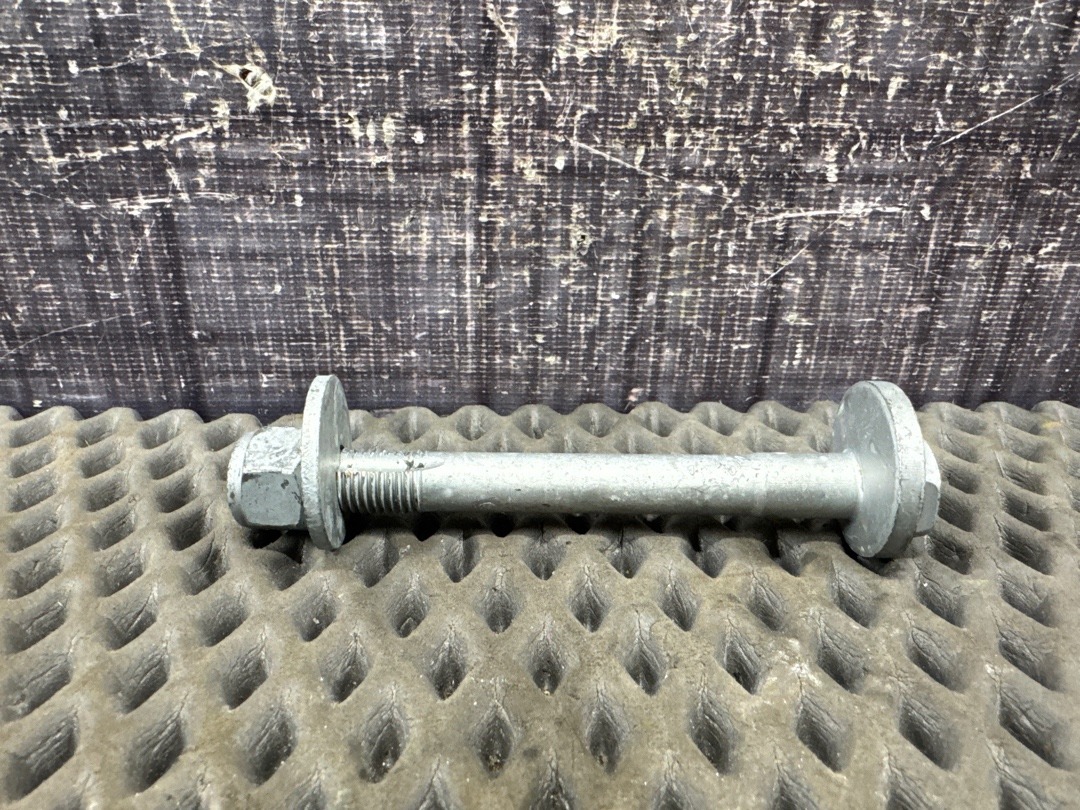 Болт развальный, 820 рублей, Красноярск