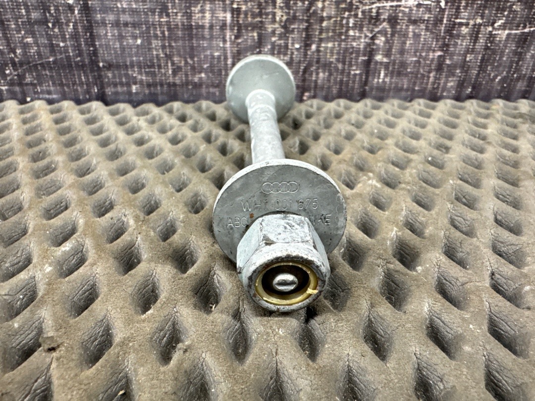 Болт развальный, 820 рублей, Красноярск