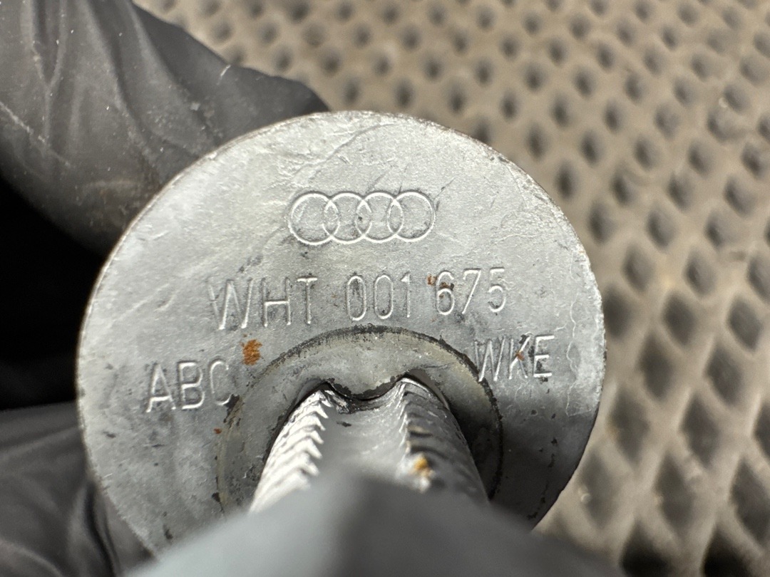 Болт развальный, 820 рублей, Красноярск