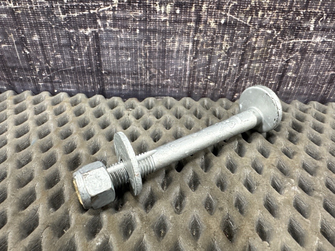 Болт развальный, 820 рублей, Красноярск