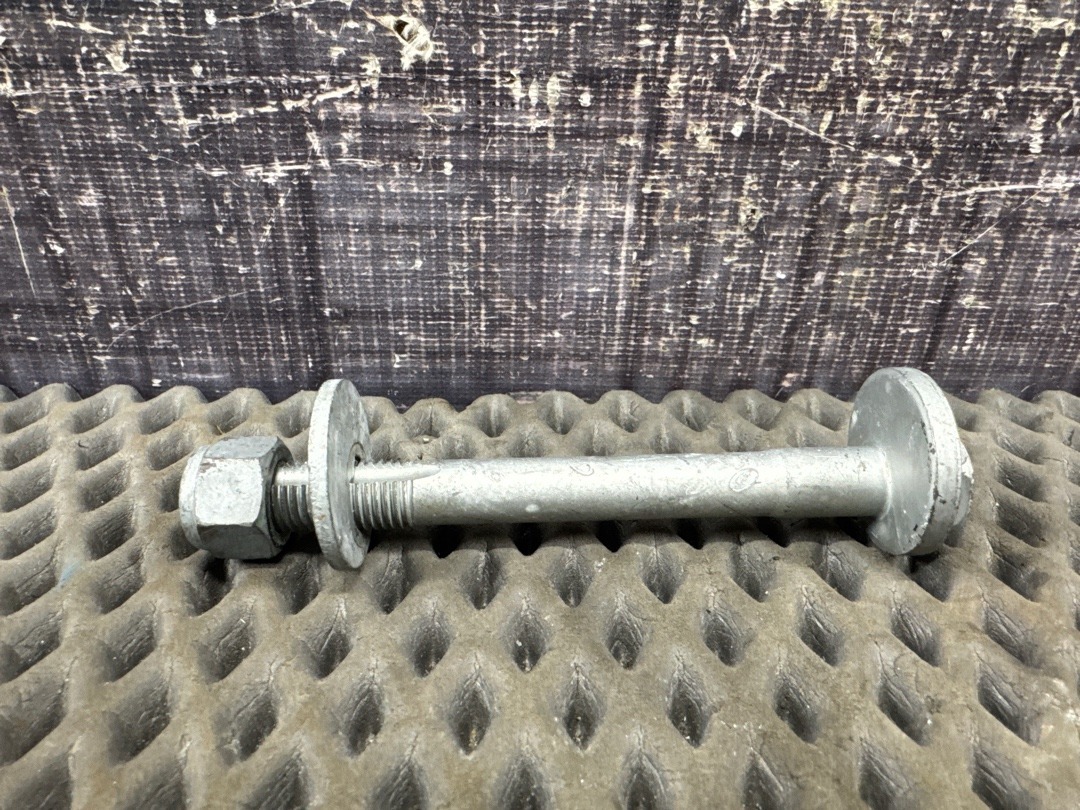 Болт развальный, 820 рублей, Красноярск