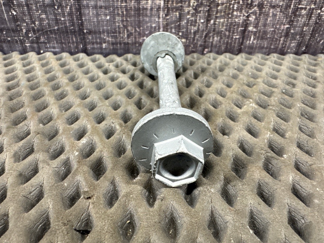 Болт развальный, 820 рублей, Красноярск