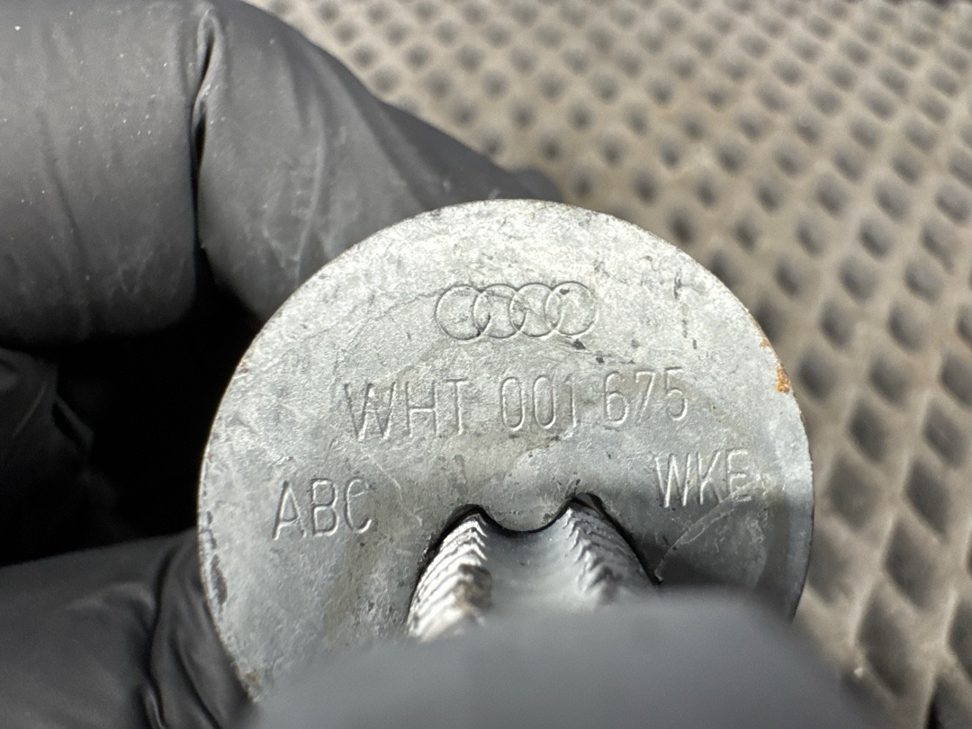 Болт развальный, 820 рублей, Красноярск