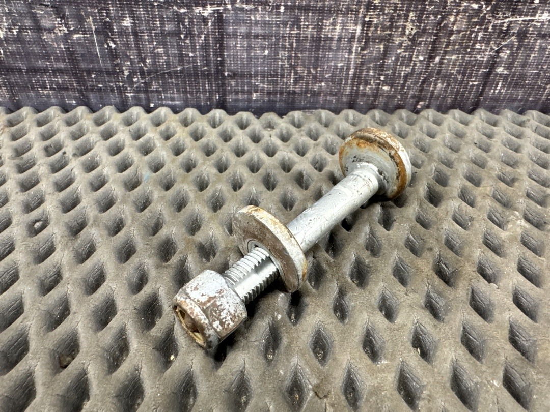 Болт развальный, 820 рублей, Красноярск