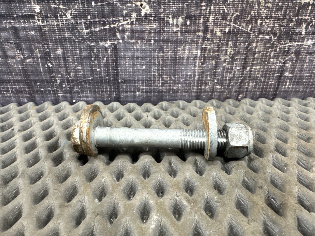 Болт развальный, 820 рублей, Красноярск