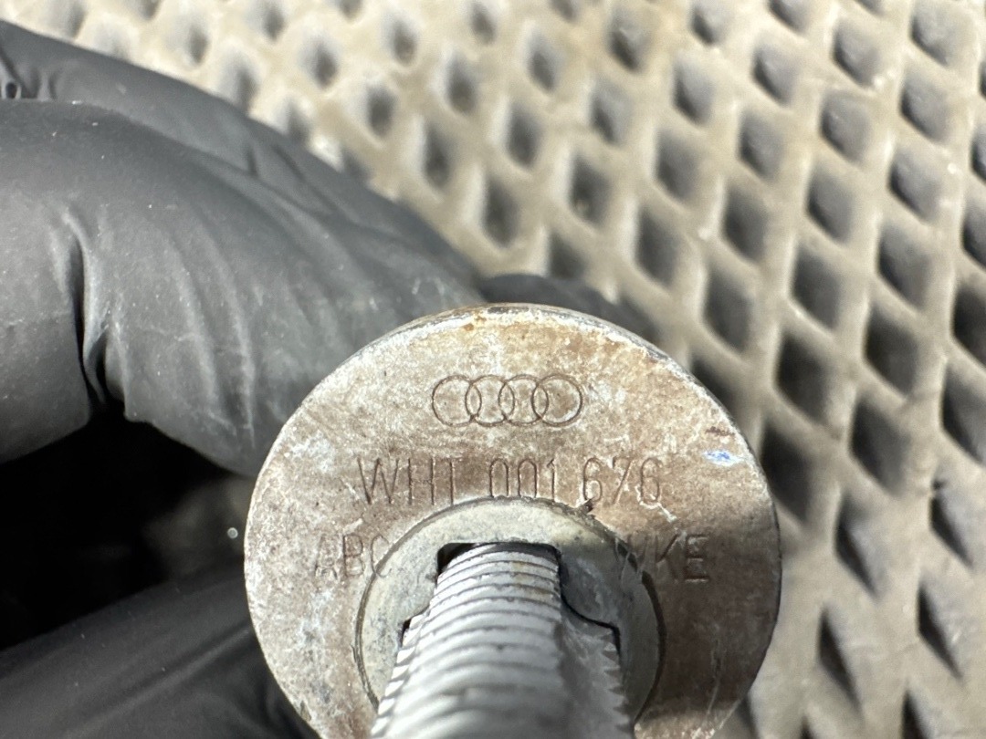 Болт развальный, 820 рублей, Красноярск