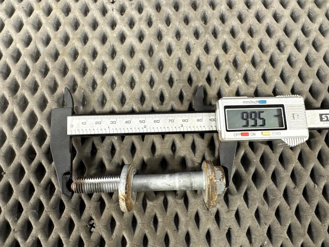 Болт развальный, 820 рублей, Красноярск