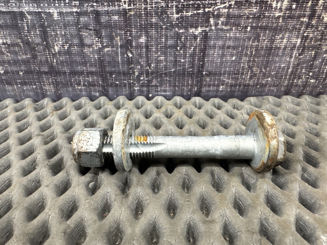 Болт развальный, 820 рублей, Красноярск