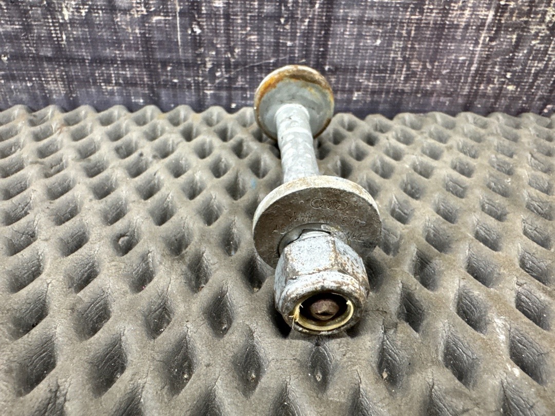 Болт развальный, 820 рублей, Красноярск