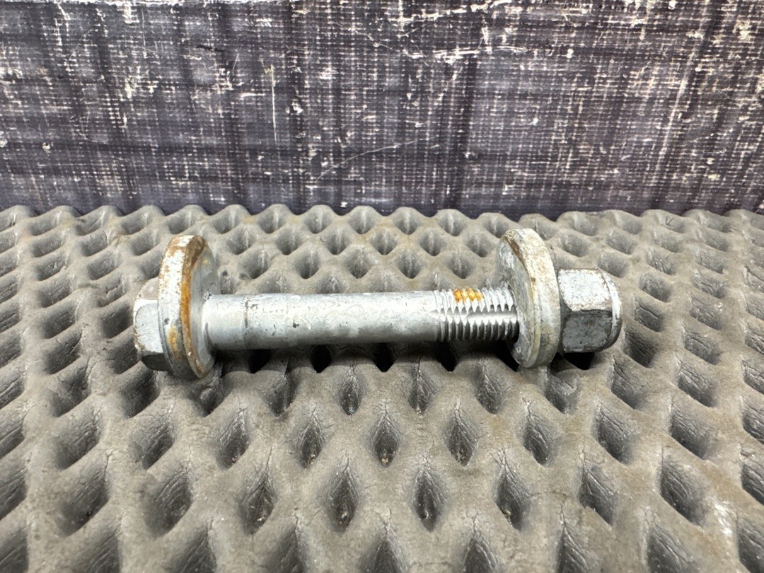 Болт развальный, 820 рублей, Красноярск