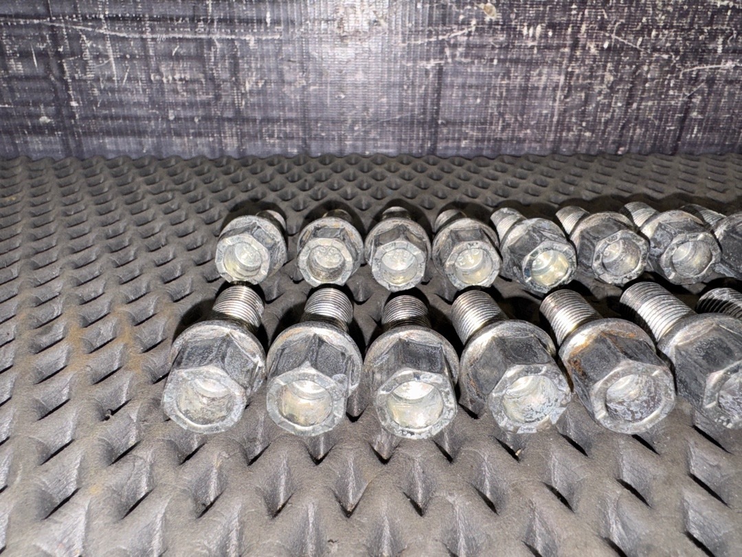 Комплект колесных болтов, 3140 рублей, Красноярск