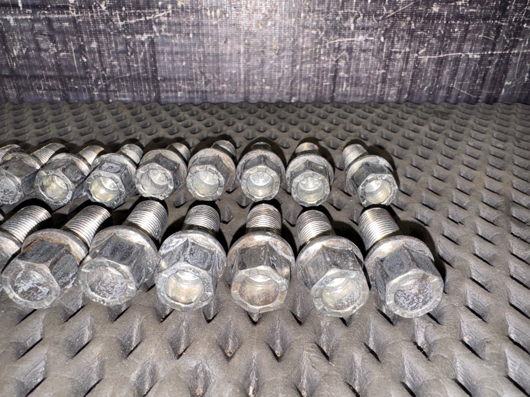 Комплект колесных болтов, 3140 рублей, Красноярск