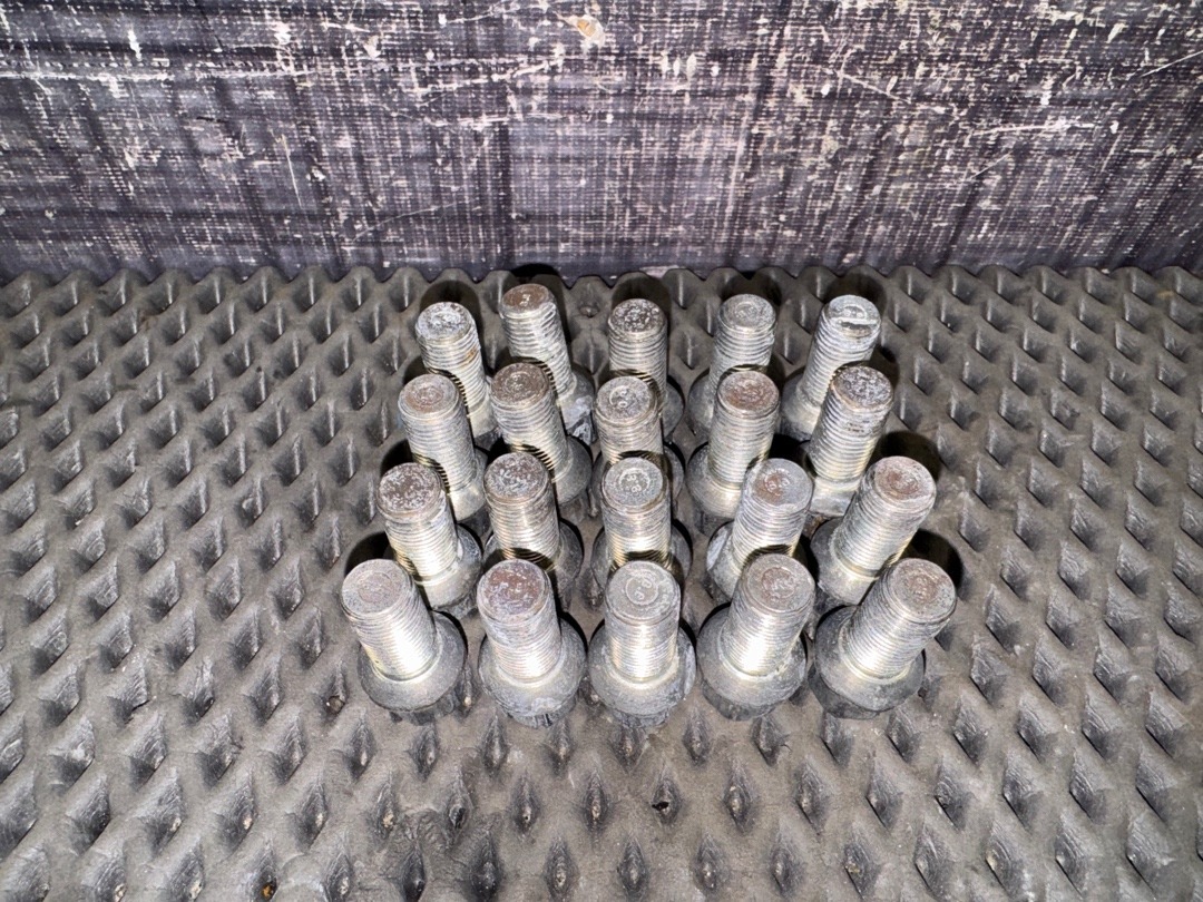 Комплект колесных болтов, 3140 рублей, Красноярск