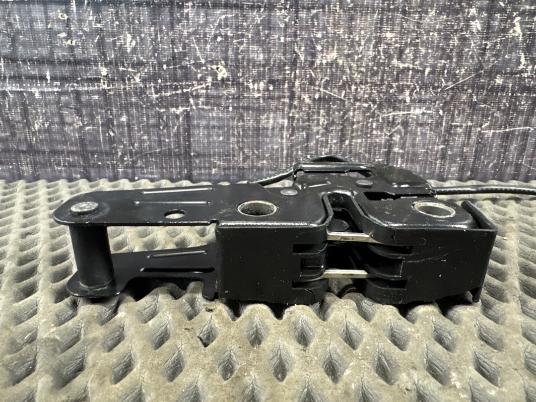 Замок капота, 1920 рублей, Красноярск