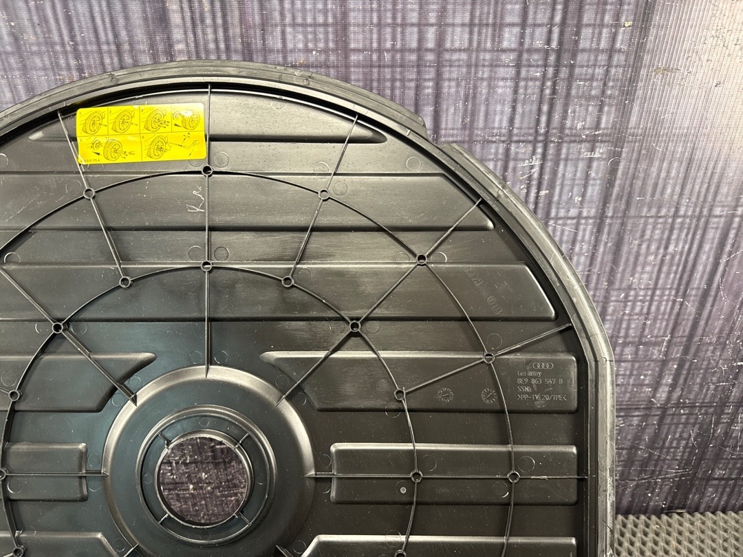 Пластик багажника, 810 рублей, Красноярск