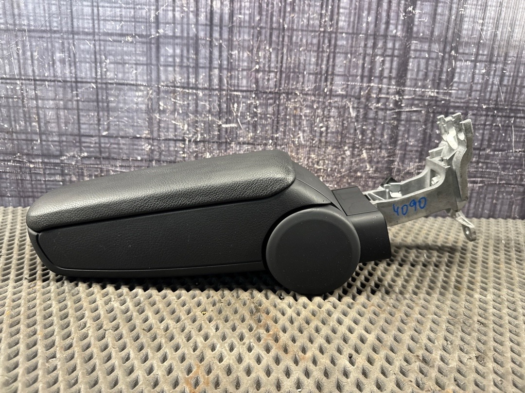 Подлокотник, 4720 рублей, Красноярск