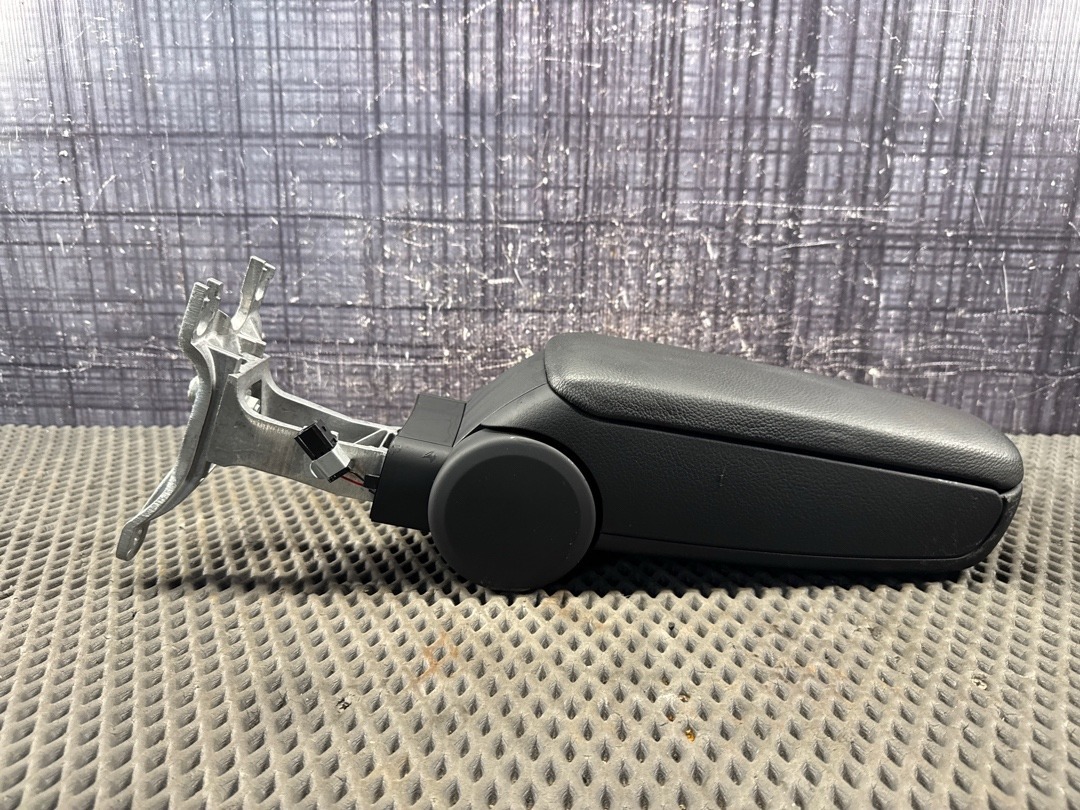 Подлокотник, 4720 рублей, Красноярск