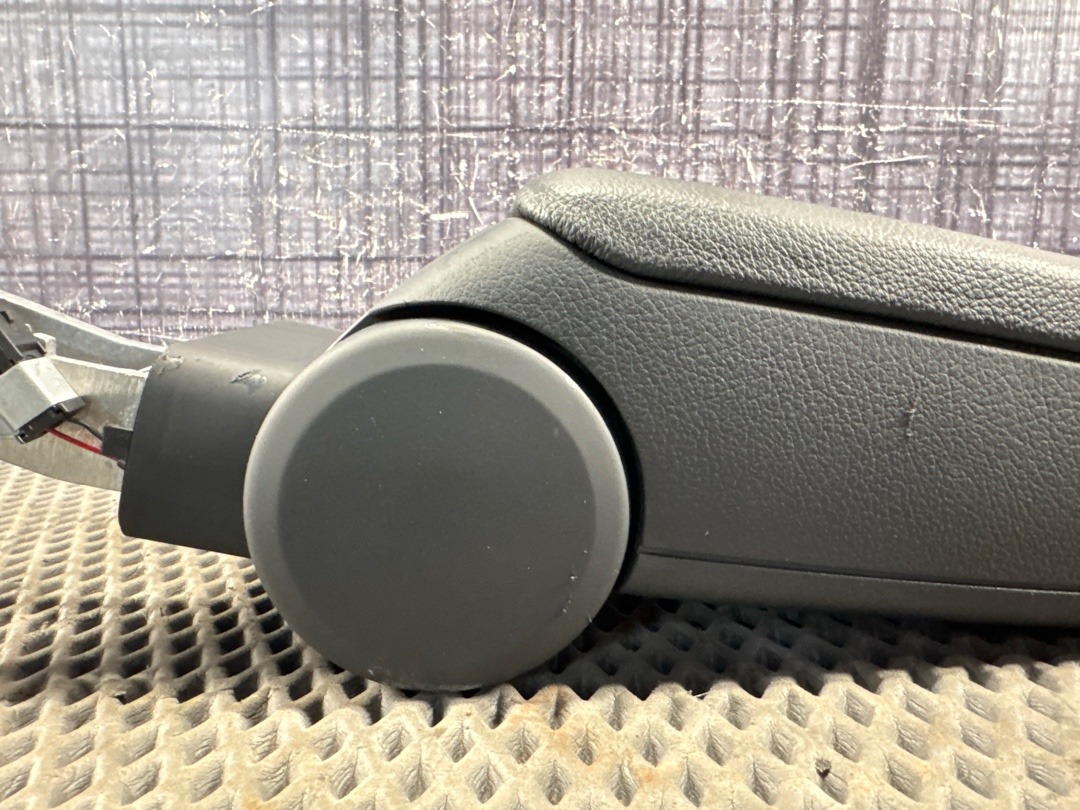 Подлокотник, 4720 рублей, Красноярск