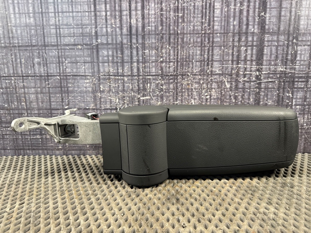 Подлокотник, 4720 рублей, Красноярск