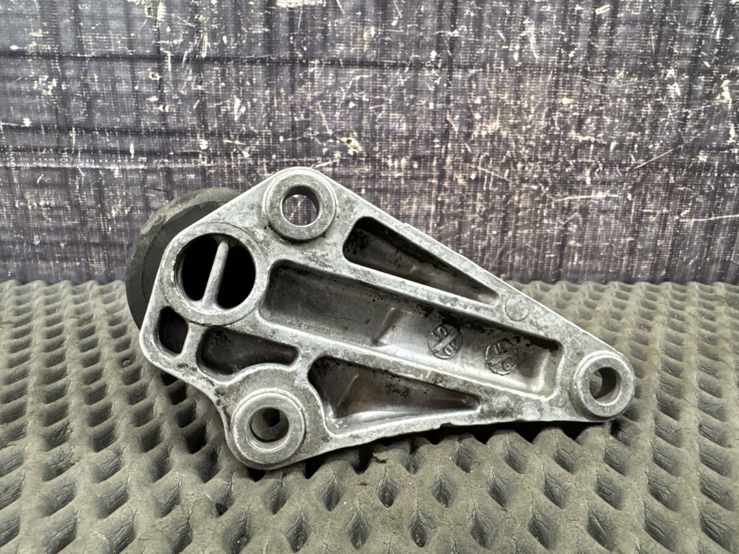 Кронштейн двигателя, 1000 рублей, Красноярск