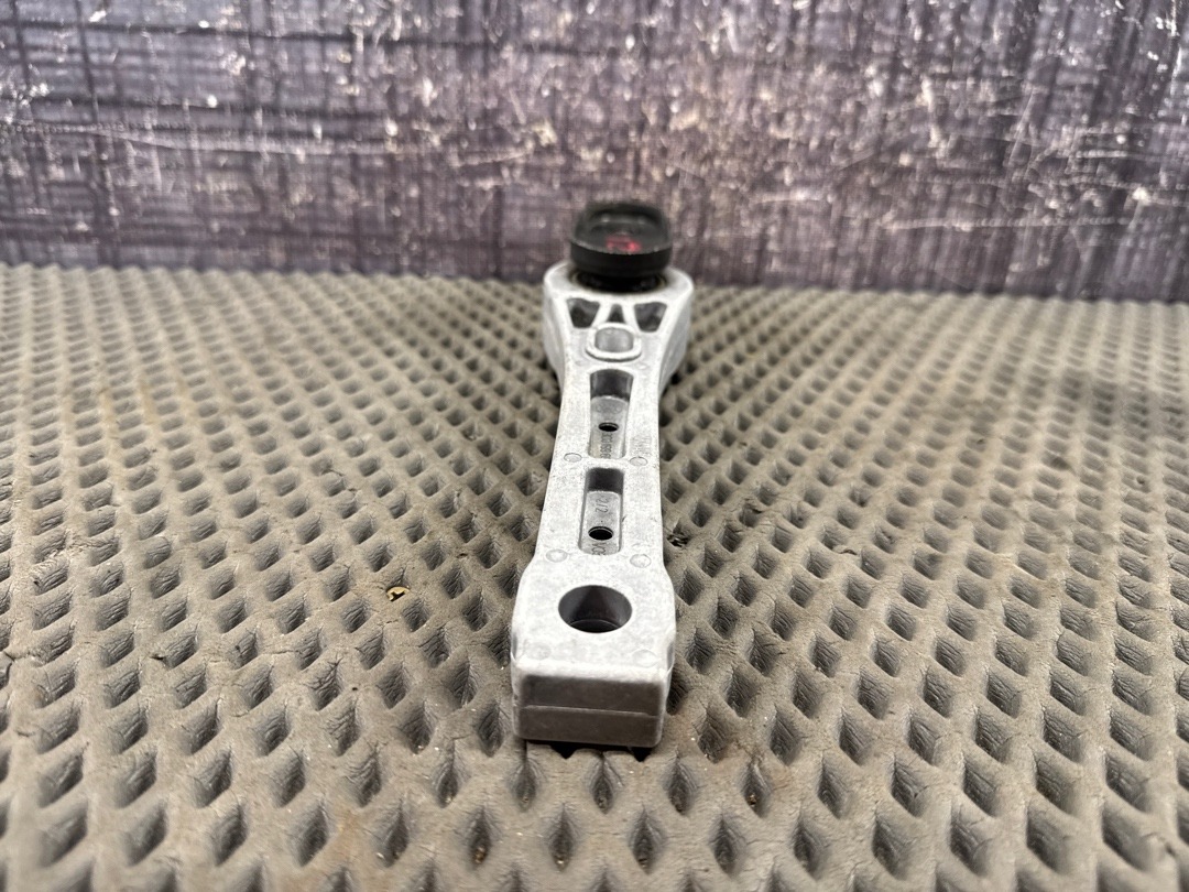 Опора двигателя, 800 рублей, Красноярск