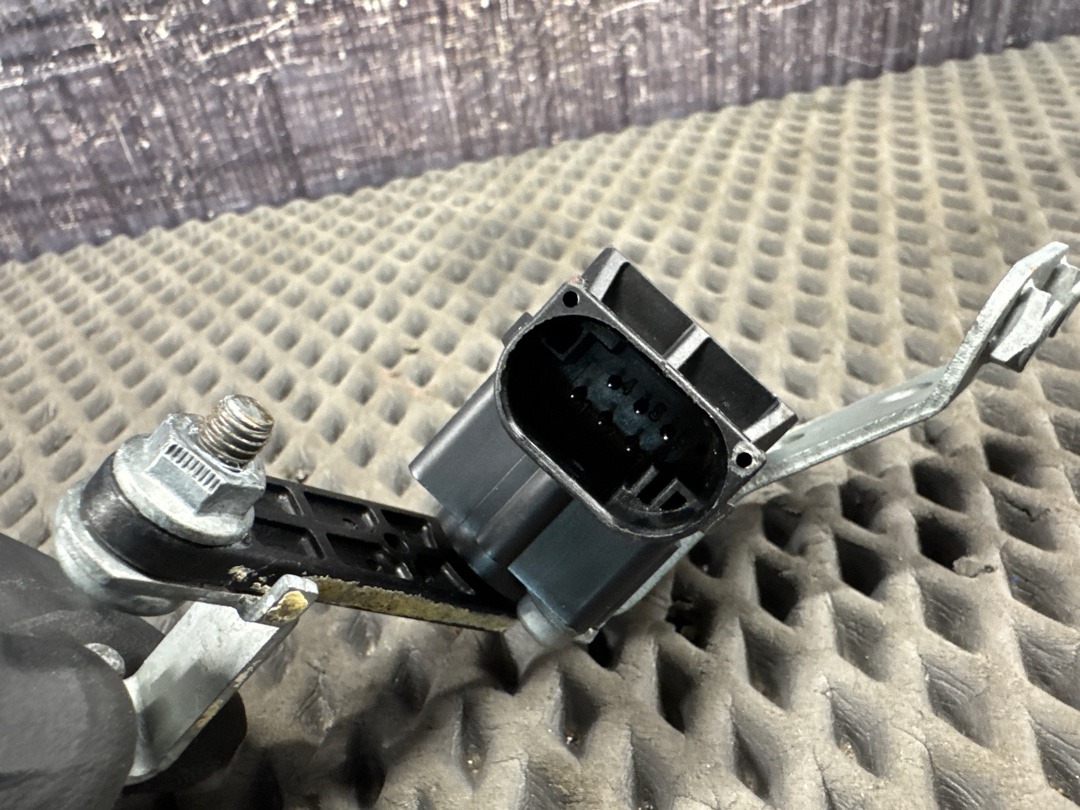 Датчик уровня подвески, 900 рублей, Красноярск