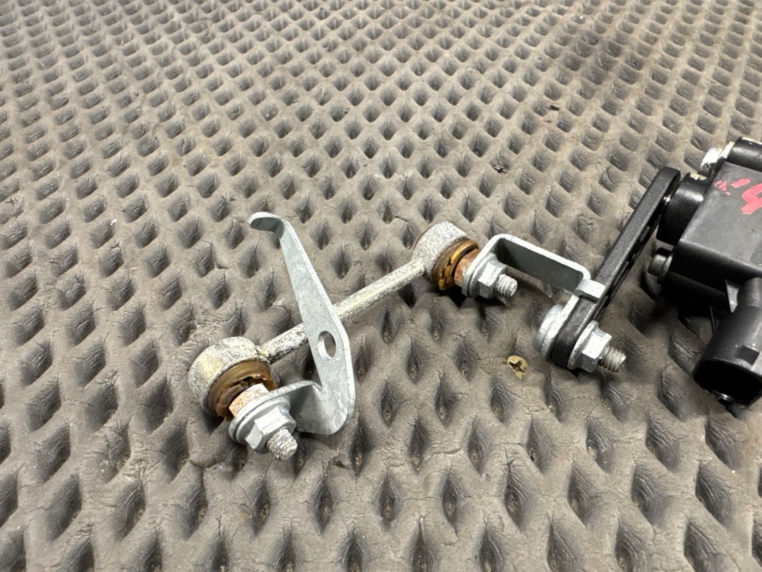 Датчик уровня подвески, 900 рублей, Красноярск