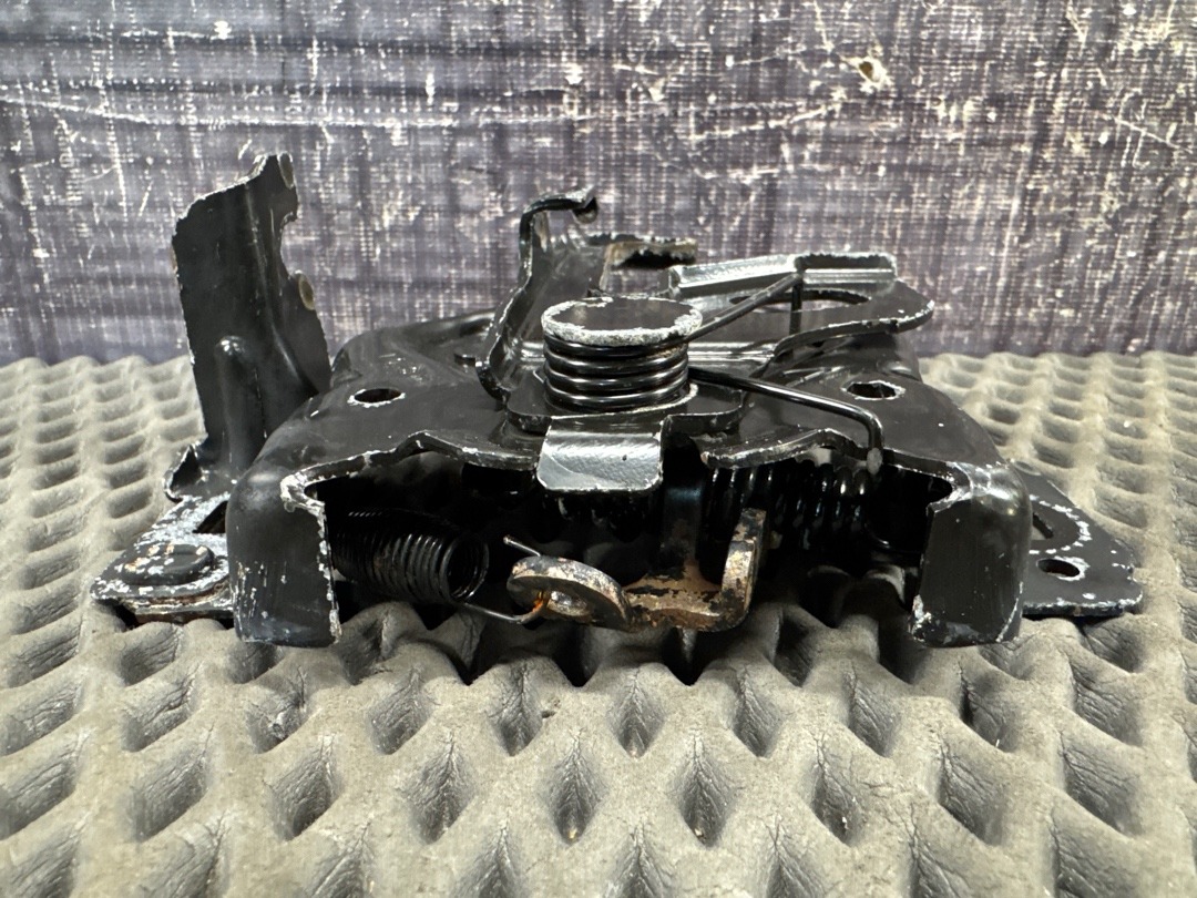 Замок капота, 1000 рублей, Красноярск