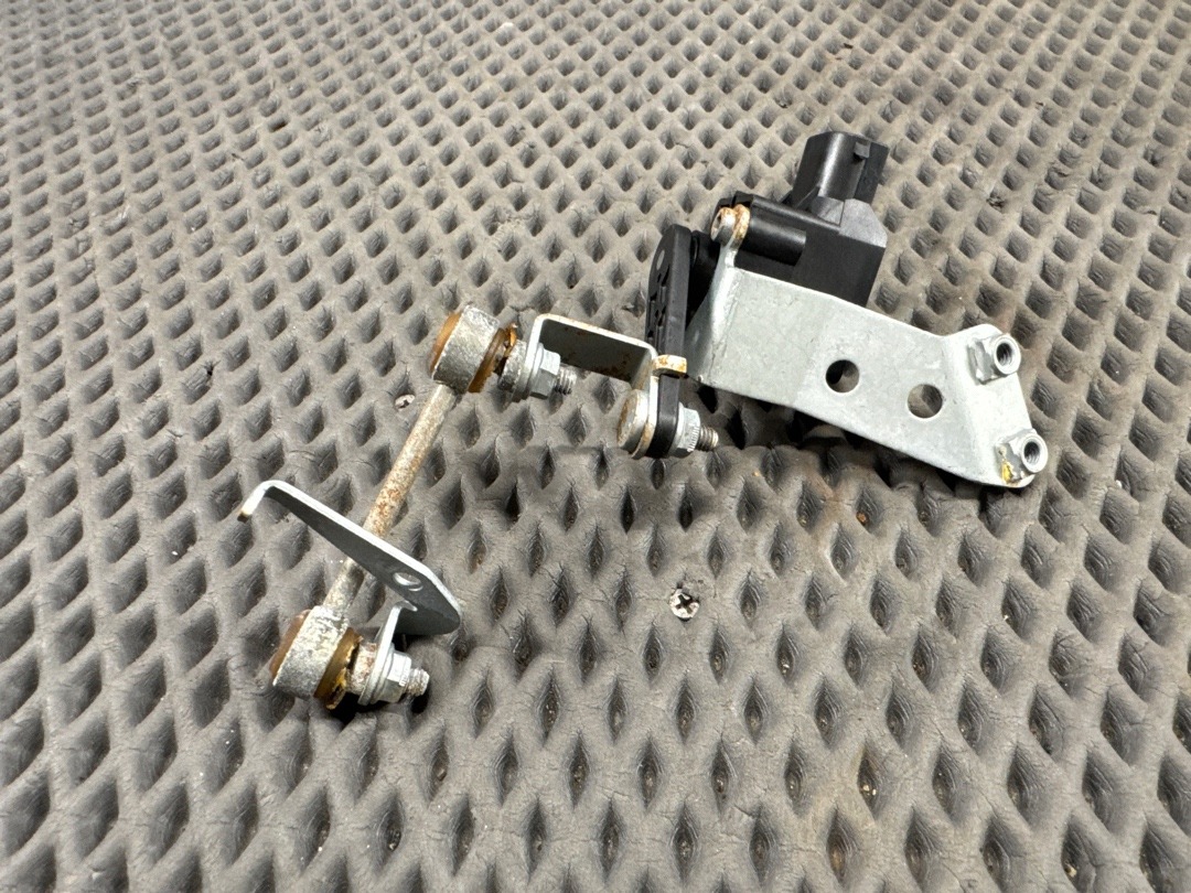 Датчик уровня подвески, 900 рублей, Красноярск