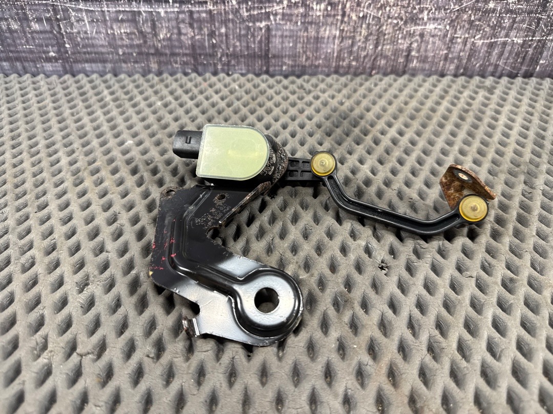 Датчик уровня подвески, 2000 рублей, Красноярск