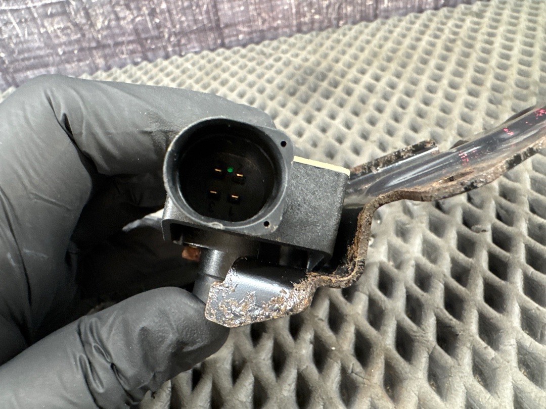 Датчик уровня подвески, 2000 рублей, Красноярск