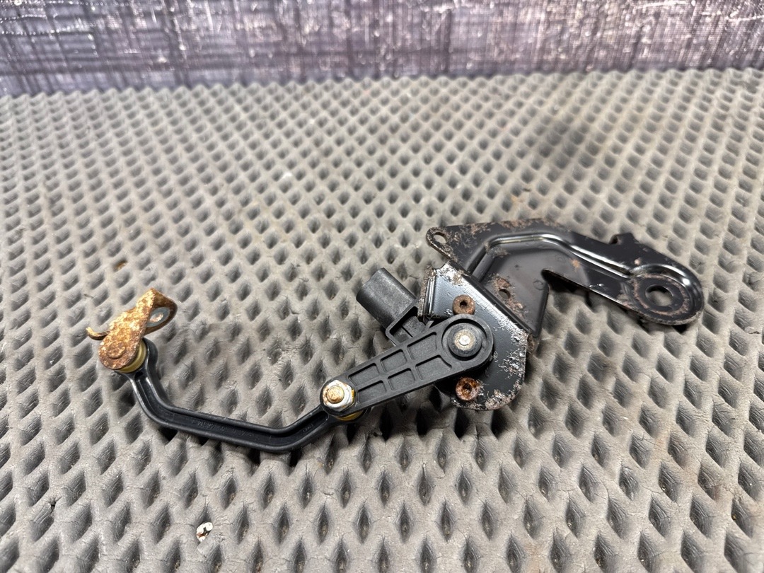 Датчик уровня подвески, 2000 рублей, Красноярск