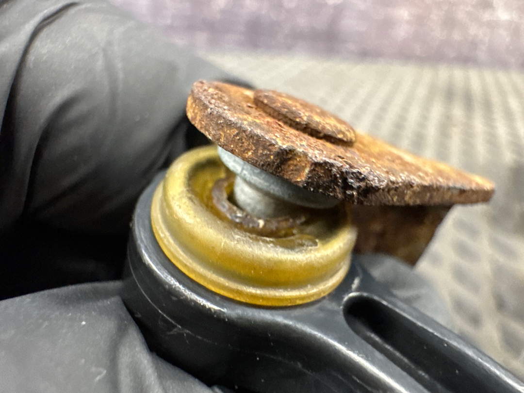 Датчик уровня подвески, 2000 рублей, Красноярск