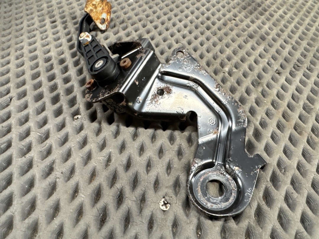 Датчик уровня подвески, 2000 рублей, Красноярск