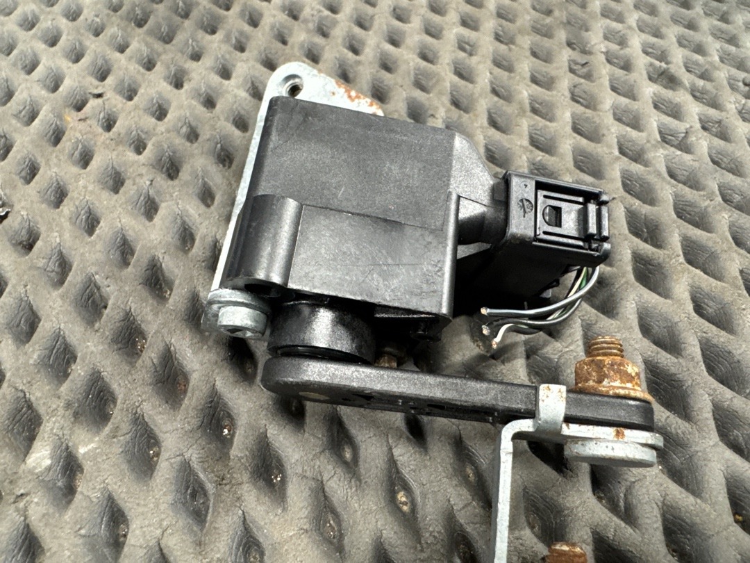 Датчик уровня подвески, 900 рублей, Красноярск