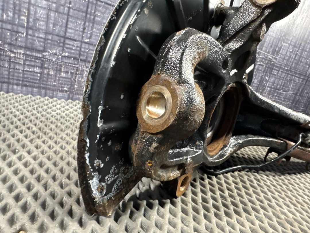 Поворотный кулак, 9000 рублей, Красноярск