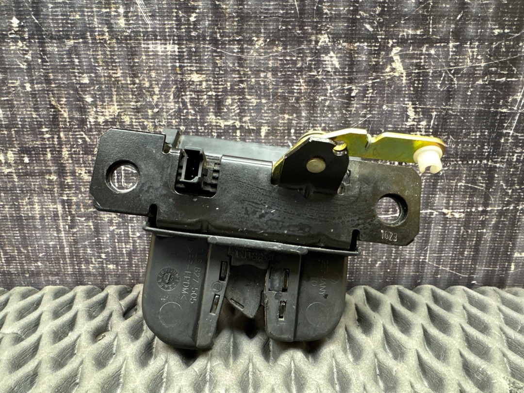 Замок багажника, 1000 рублей, Красноярск