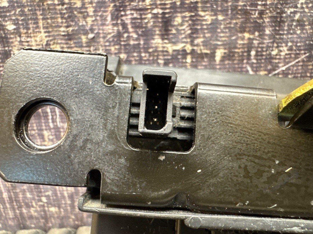 Замок багажника, 1000 рублей, Красноярск