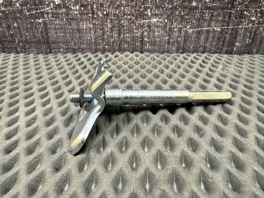 Крепление аккумулятора, 300 рублей, Красноярск