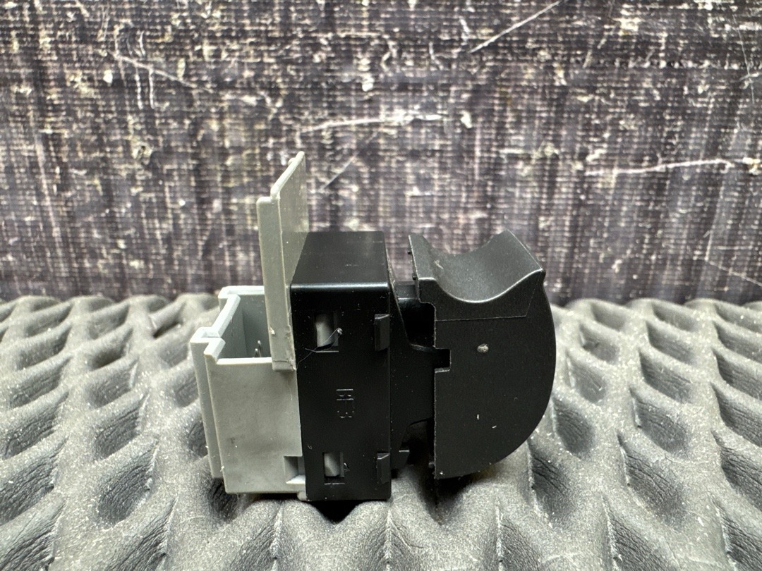 Кнопка стеклоподъемника, 250 рублей, Красноярск