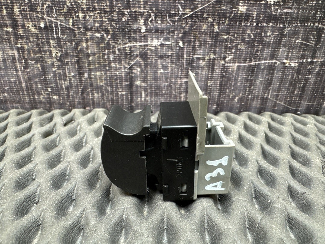 Кнопка стеклоподъемника, 250 рублей, Красноярск