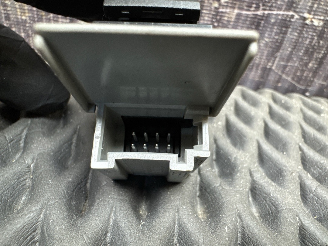 Кнопка стеклоподъемника, 250 рублей, Красноярск