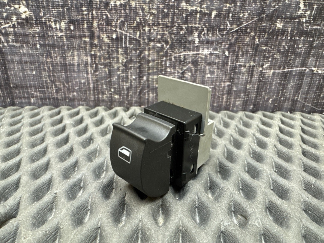 Кнопка стеклоподъемника, 250 рублей, Красноярск