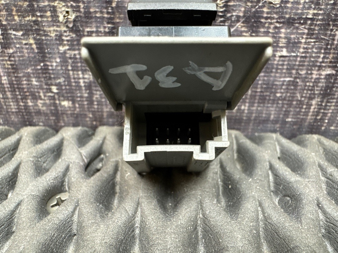 Кнопка стеклоподъемника, 250 рублей, Красноярск