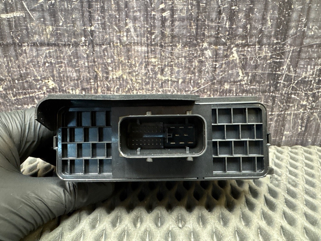 Блок управления бортовой сети, 2000 рублей, Красноярск