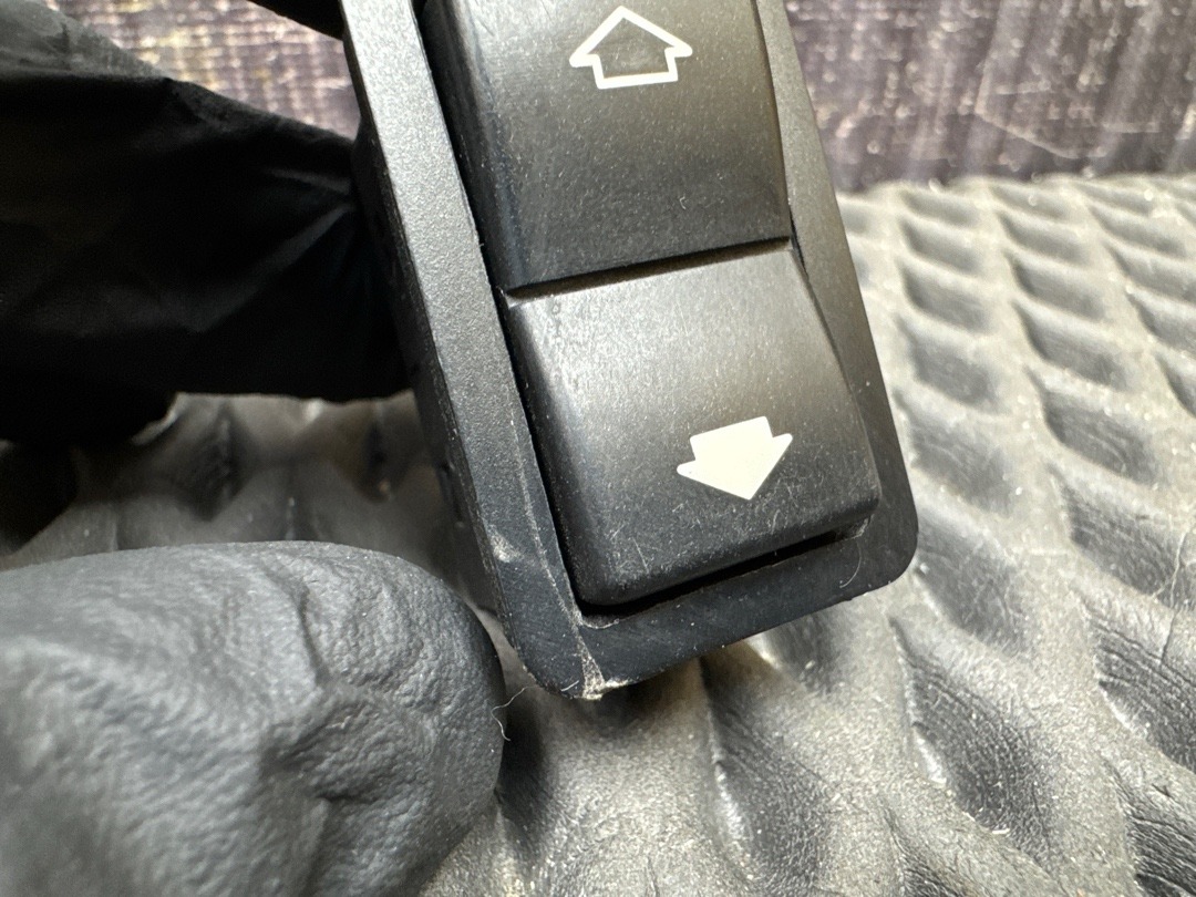 Кнопка стеклоподъемника, 210 рублей, Красноярск