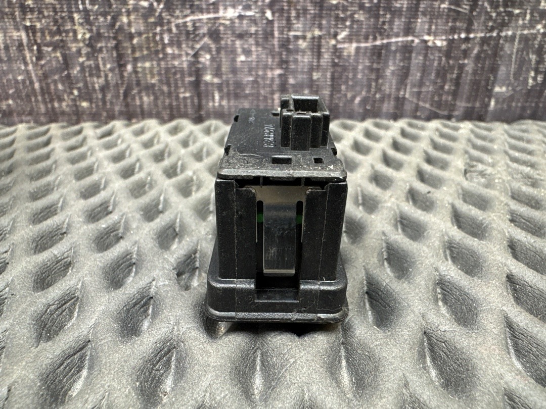 Кнопка стеклоподъемника, 210 рублей, Красноярск