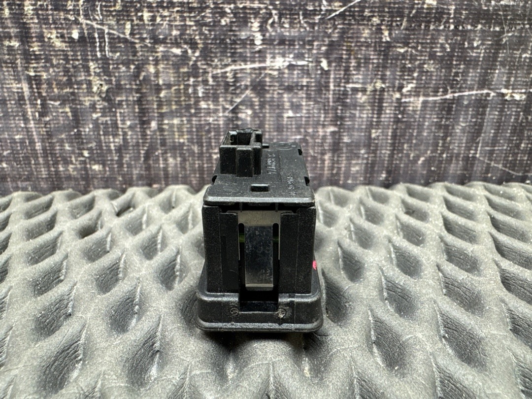 Кнопка стеклоподъемника, 210 рублей, Красноярск