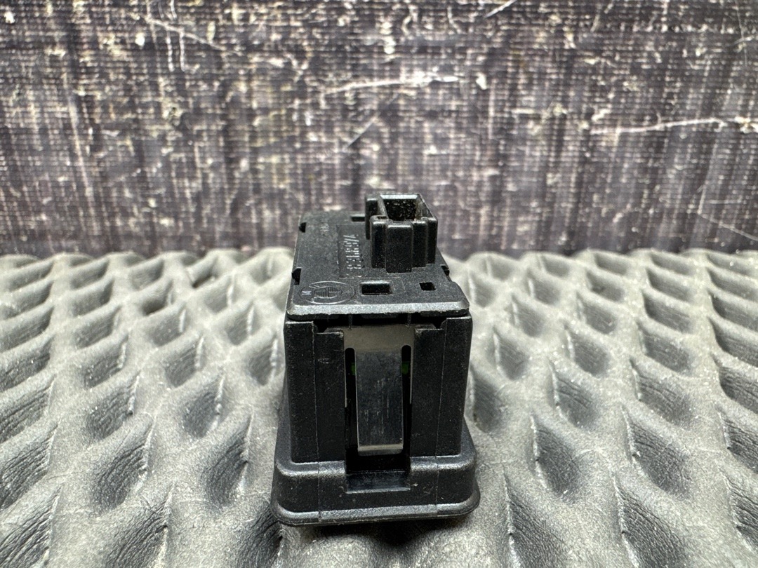 Кнопка стеклоподъемника, 210 рублей, Красноярск