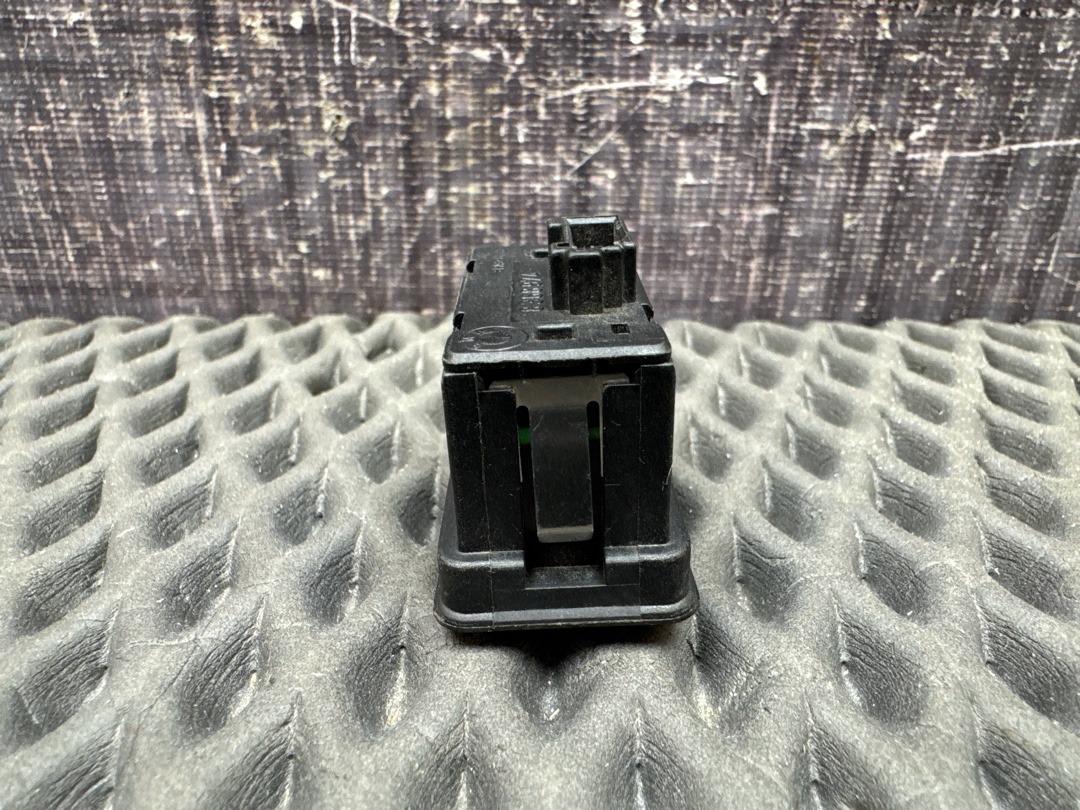 Кнопка стеклоподъемника, 210 рублей, Красноярск